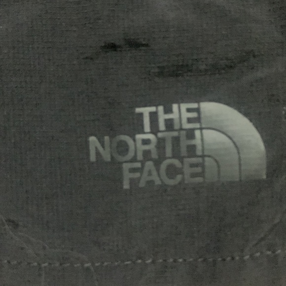 North face shorts - Picture 2 of 4